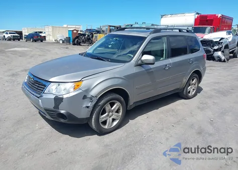 2010 Subaru Forester 2.5X Premium z USA, uszkodzony, nr VIN JF2SH6CC3AH774032